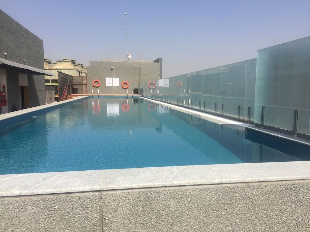 Hotel Doubletree By Hilton Ahmedabad Exterior foto