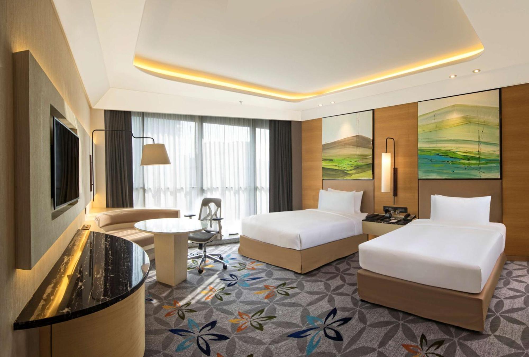 Hotel Doubletree By Hilton Ahmedabad Exterior foto